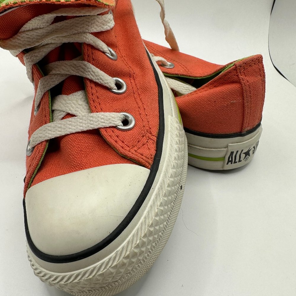 CONVERSE 2/TONE SIZE  WOMEN SZ  6 / MEN SZ 4